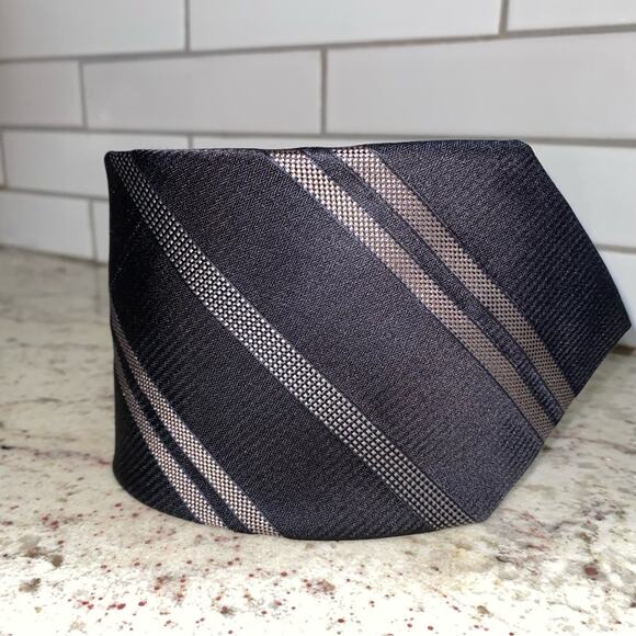 Giorgio Armani Men’s Silk Designer Tie Black Gray Tan Diagonal Stripe EUC - Picture 2 of 8